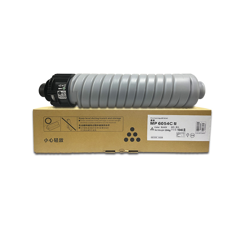 How do toner particles achieve high uniformity to ensure sharp edges and clear, crisp text in printed images?